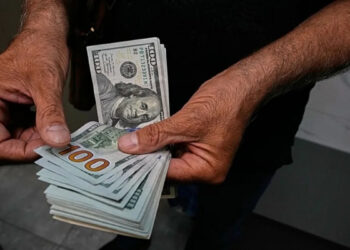 Iranian rial in freefall as dollar breaks 2.1 million mark