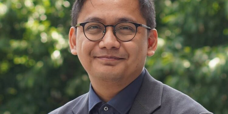The weak peso: What it means for your savings