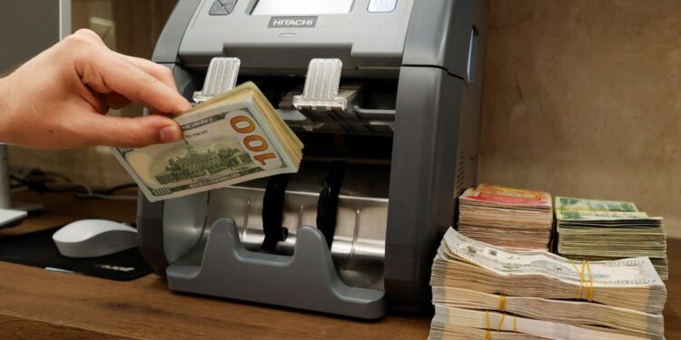Iraqi Dinar’s Rate Change Triggers Accusations of Political Profiteering