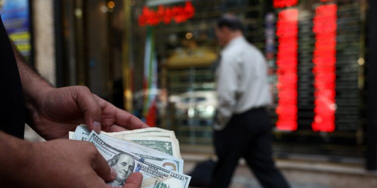 Iran’s security crackdown on currency market Intensifies