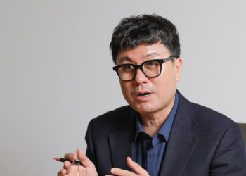 Hanwha Expert Recommends Dollar Bonds Amid High Yields, Low Exchange Rates – 조선일보