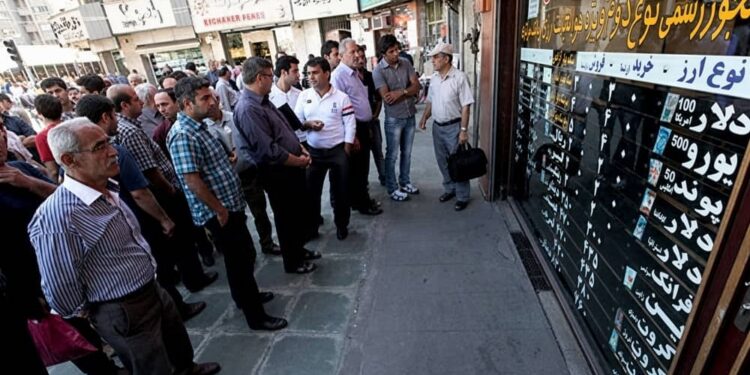 Tehran Tightens Its Grip as Iran’s Financial Crisis Deepens